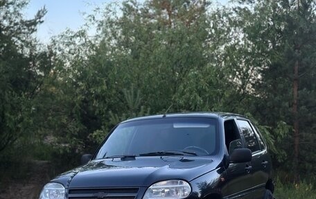 Chevrolet Niva I рестайлинг, 2005 год, 230 000 рублей, 1 фотография