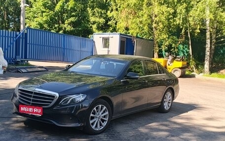 Mercedes-Benz E-Класс, 2018 год, 1 850 000 рублей, 1 фотография