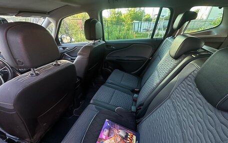 Opel Zafira C рестайлинг, 2014 год, 1 030 000 рублей, 5 фотография