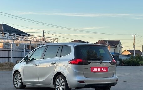 Opel Zafira C рестайлинг, 2014 год, 1 030 000 рублей, 2 фотография