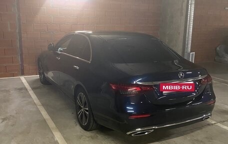 Mercedes-Benz E-Класс, 2021 год, 5 350 000 рублей, 5 фотография