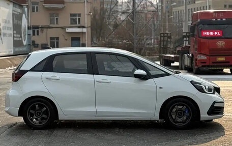 Honda Fit, 2022 год, 970 000 рублей, 4 фотография