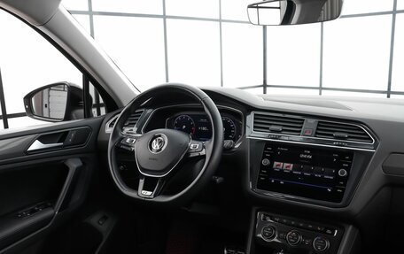 Volkswagen Tiguan II, 2019 год, 2 849 000 рублей, 12 фотография