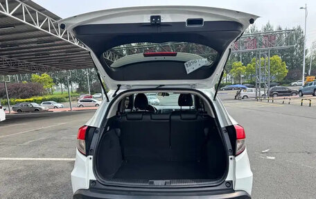 Honda Vezel, 2022 год, 1 180 000 рублей, 8 фотография