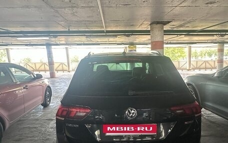 Volkswagen Tiguan II, 2018 год, 1 800 000 рублей, 3 фотография