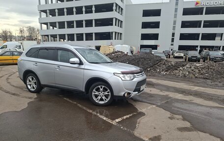 Mitsubishi Outlander III рестайлинг 3, 2014 год, 1 680 000 рублей, 5 фотография