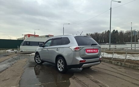 Mitsubishi Outlander III рестайлинг 3, 2014 год, 1 680 000 рублей, 3 фотография