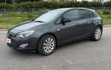 Opel Astra J, 2011 год, 640 000 рублей, 2 фотография