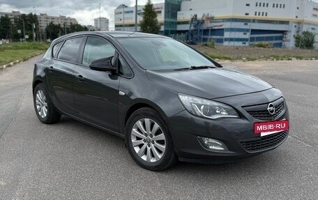 Opel Astra J, 2011 год, 640 000 рублей, 3 фотография