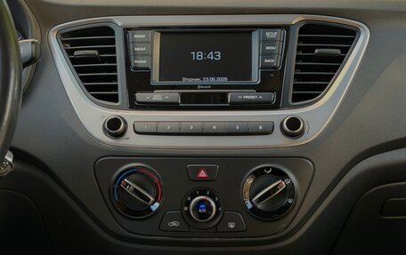 Hyundai Solaris II рестайлинг, 2017 год, 1 250 000 рублей, 8 фотография