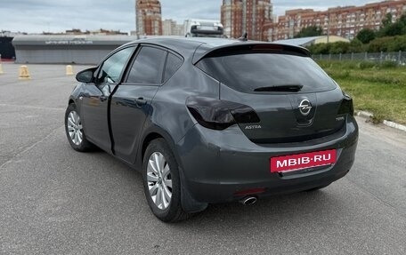 Opel Astra J, 2011 год, 640 000 рублей, 5 фотография