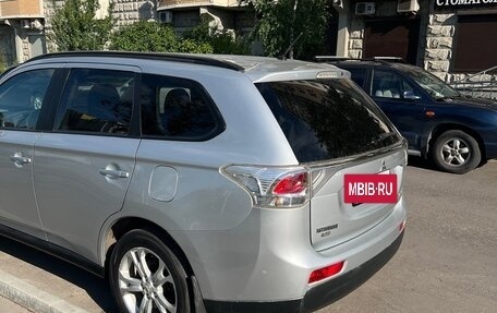 Mitsubishi Outlander III рестайлинг 3, 2013 год, 1 530 000 рублей, 3 фотография