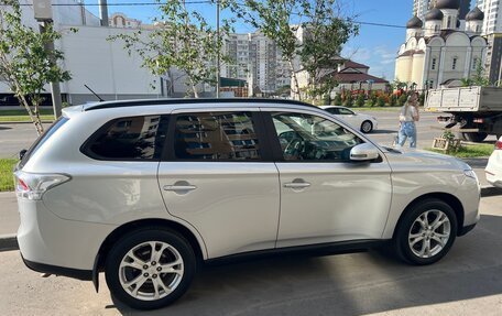 Mitsubishi Outlander III рестайлинг 3, 2013 год, 1 530 000 рублей, 5 фотография