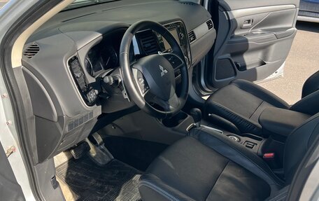 Mitsubishi Outlander III рестайлинг 3, 2013 год, 1 530 000 рублей, 7 фотография