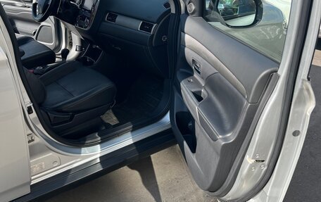 Mitsubishi Outlander III рестайлинг 3, 2013 год, 1 530 000 рублей, 8 фотография