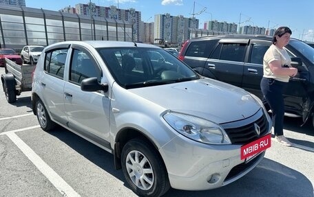 Renault Sandero I, 2013 год, 290 000 рублей, 2 фотография