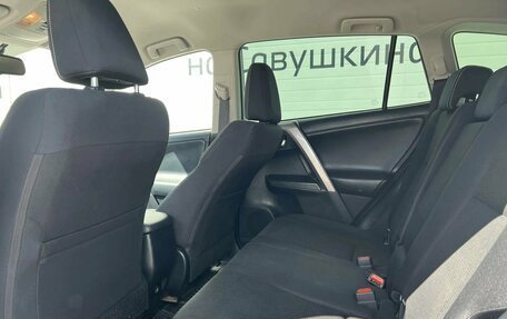 Toyota RAV4, 2018 год, 2 099 000 рублей, 19 фотография