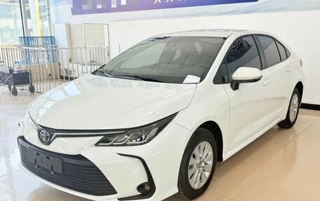 Toyota Corolla, 2022 год, 1 900 000 рублей, 2 фотография