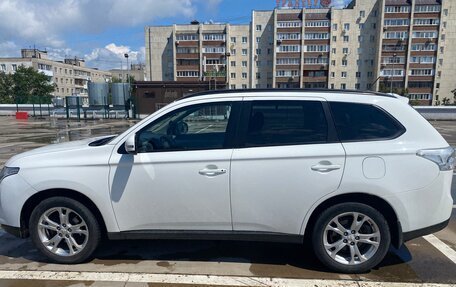 Mitsubishi Outlander III рестайлинг 3, 2012 год, 1 250 000 рублей, 8 фотография
