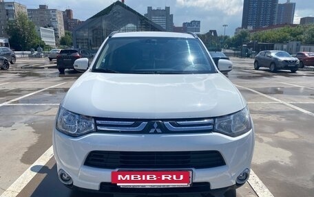 Mitsubishi Outlander III рестайлинг 3, 2012 год, 1 250 000 рублей, 3 фотография