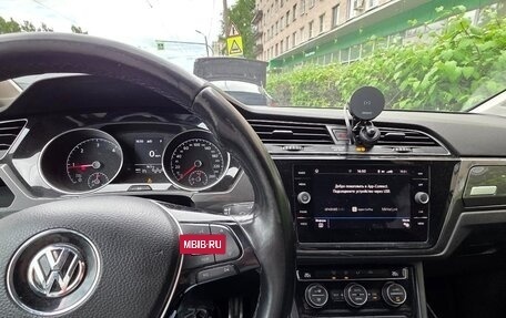 Volkswagen Touran III, 2018 год, 1 400 000 рублей, 2 фотография
