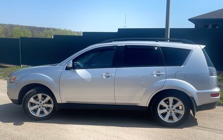 Mitsubishi Outlander III рестайлинг 3, 2010 год, 1 090 000 рублей, 3 фотография