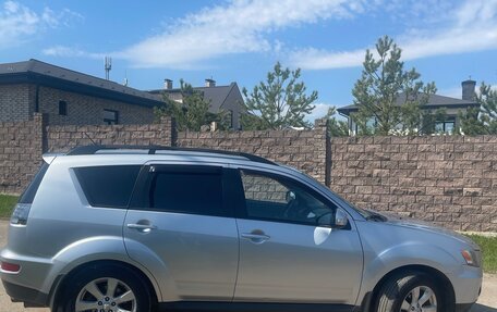 Mitsubishi Outlander III рестайлинг 3, 2010 год, 1 090 000 рублей, 8 фотография