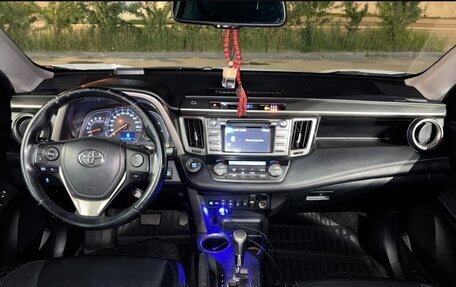 Toyota RAV4, 2013 год, 1 850 000 рублей, 12 фотография