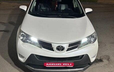 Toyota RAV4, 2013 год, 1 850 000 рублей, 6 фотография