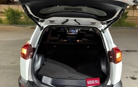 Toyota RAV4, 2013 год, 1 850 000 рублей, 13 фотография