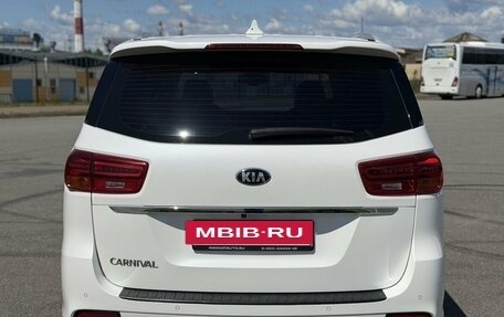 KIA Carnival III, 2020 год, 2 750 000 рублей, 5 фотография