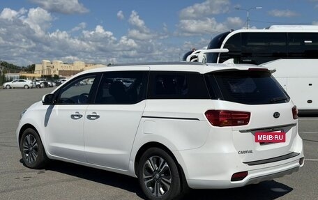 KIA Carnival III, 2020 год, 2 750 000 рублей, 4 фотография