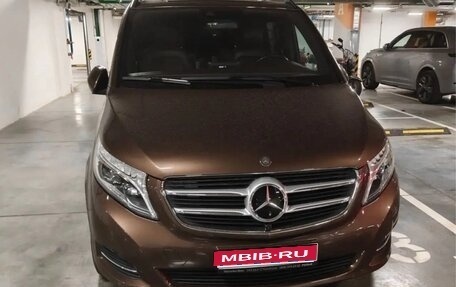 Mercedes-Benz V-Класс, 2015 год, 3 250 000 рублей, 1 фотография