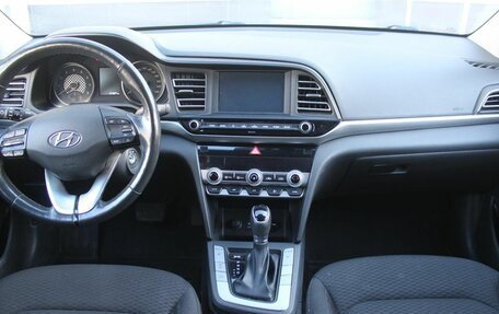 Hyundai Elantra VI рестайлинг, 2019 год, 1 560 000 рублей, 15 фотография