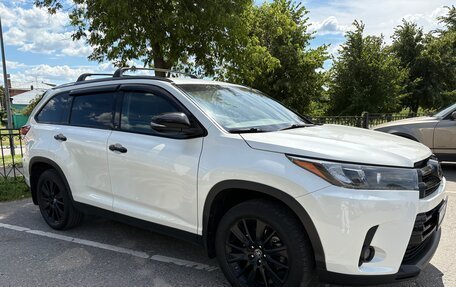 Toyota Highlander III, 2019 год, 3 690 000 рублей, 6 фотография