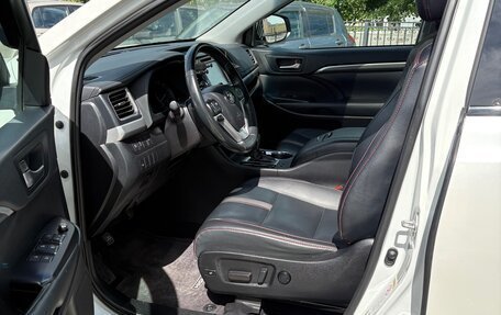 Toyota Highlander III, 2019 год, 3 690 000 рублей, 11 фотография
