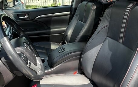 Toyota Highlander III, 2019 год, 3 690 000 рублей, 12 фотография