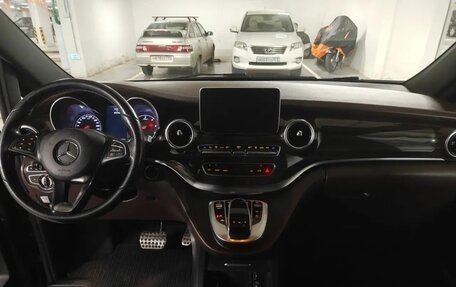 Mercedes-Benz V-Класс, 2015 год, 3 250 000 рублей, 6 фотография