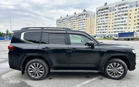 Toyota Land Cruiser, 2024 год, 13 000 000 рублей, 6 фотография