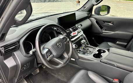 Toyota Land Cruiser, 2024 год, 13 000 000 рублей, 10 фотография