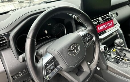 Toyota Land Cruiser, 2024 год, 13 000 000 рублей, 12 фотография