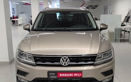 Volkswagen Tiguan II, 2018 год, 3 000 000 рублей, 2 фотография