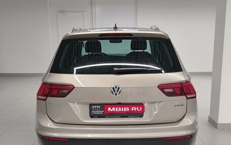 Volkswagen Tiguan II, 2018 год, 3 000 000 рублей, 7 фотография