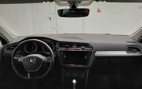 Volkswagen Tiguan II, 2018 год, 3 000 000 рублей, 17 фотография