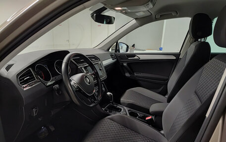Volkswagen Tiguan II, 2018 год, 3 000 000 рублей, 20 фотография