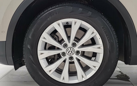 Volkswagen Tiguan II, 2018 год, 3 000 000 рублей, 22 фотография