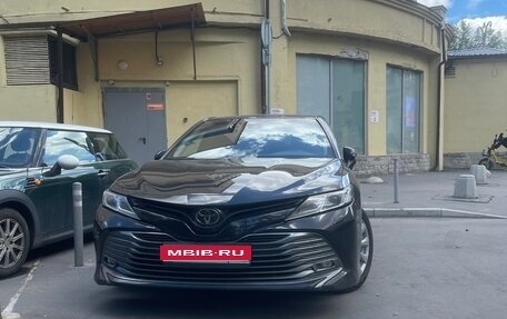 Toyota Camry, 2019 год, 2 650 000 рублей, 1 фотография