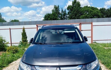Mitsubishi Outlander III рестайлинг 3, 2018 год, 2 050 000 рублей, 1 фотография