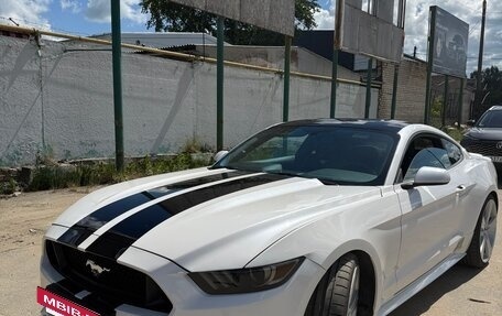 Ford Mustang VI рестайлинг, 2017 год, 3 300 000 рублей, 4 фотография