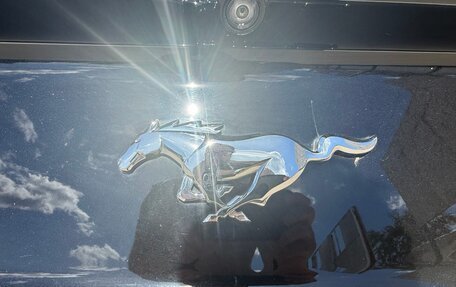 Ford Mustang VI рестайлинг, 2017 год, 3 300 000 рублей, 23 фотография
